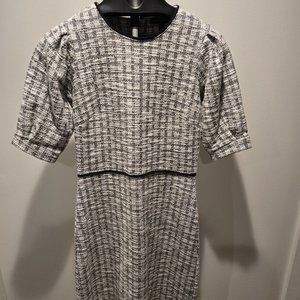 Banana Republic White/Black Size 4 Dress